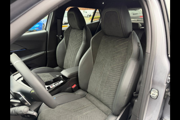 Peugeot 2008 HYBRID 145 GT Alcantara