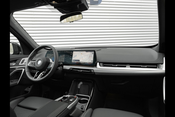 BMW X1 sDrive18i M-Sport Pro - Pano - Memoryzetel - Trekhaak - ACC - Head-Up - Harman Kardon