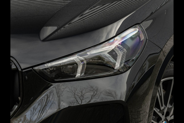 BMW X1 sDrive18i M-Sport Pro - Pano - Memoryzetel - Trekhaak - ACC - Head-Up - Harman Kardon