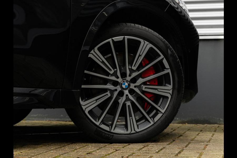 BMW X1 sDrive18i M-Sport Pro - Pano - Memoryzetel - Trekhaak - ACC - Head-Up - Harman Kardon