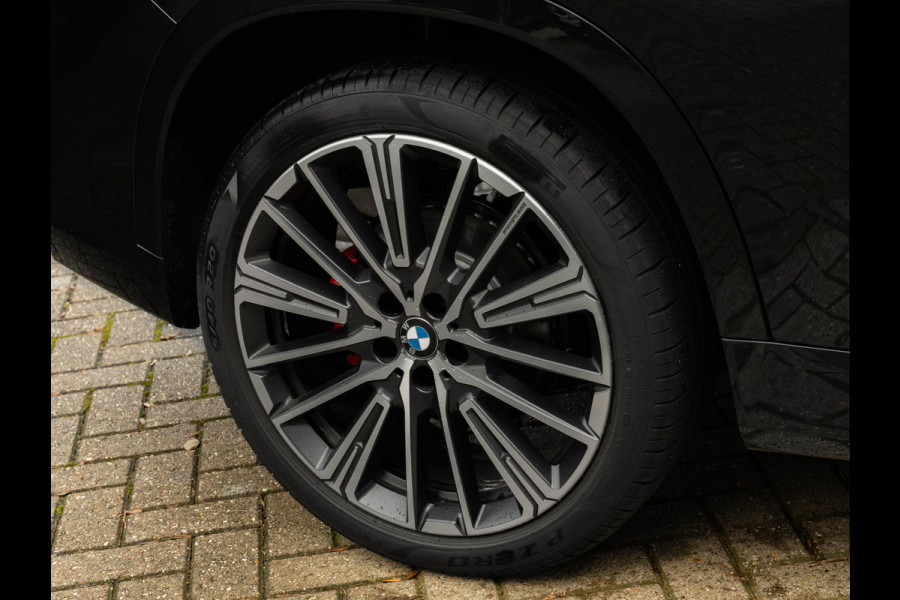 BMW X1 sDrive18i M-Sport Pro - Pano - Memoryzetel - Trekhaak - ACC - Head-Up - Harman Kardon