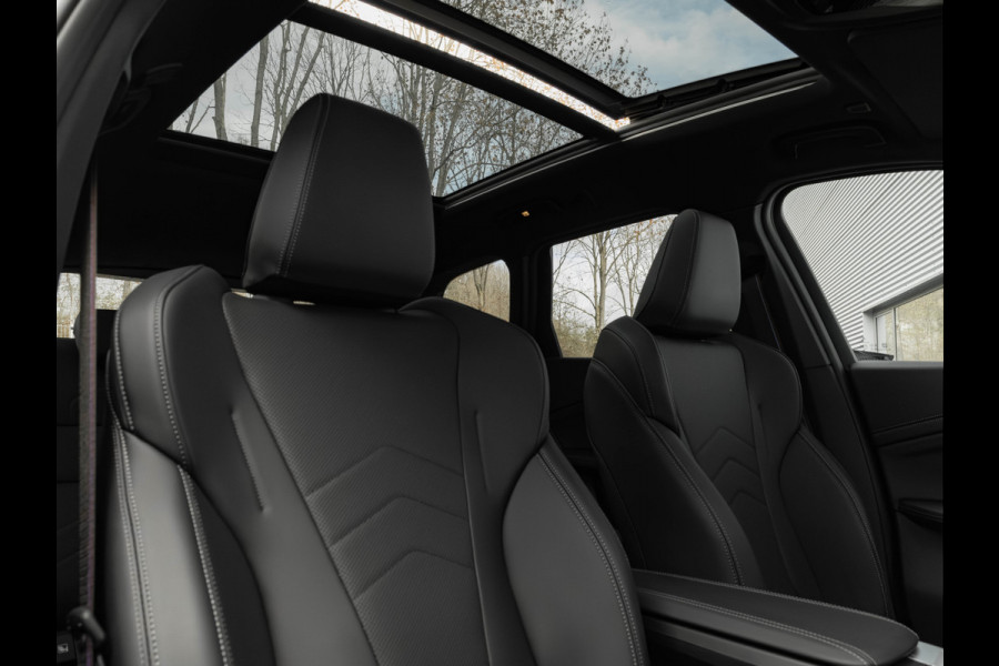 BMW X1 sDrive18i M-Sport Pro - Pano - Memoryzetel - Trekhaak - ACC - Head-Up - Harman Kardon