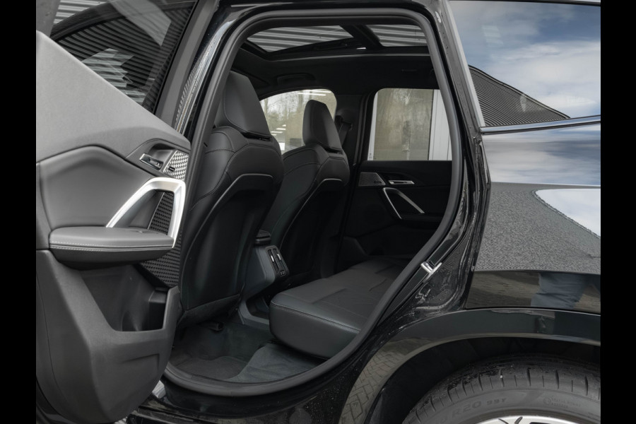 BMW X1 sDrive18i M-Sport Pro - Pano - Memoryzetel - Trekhaak - ACC - Head-Up - Harman Kardon