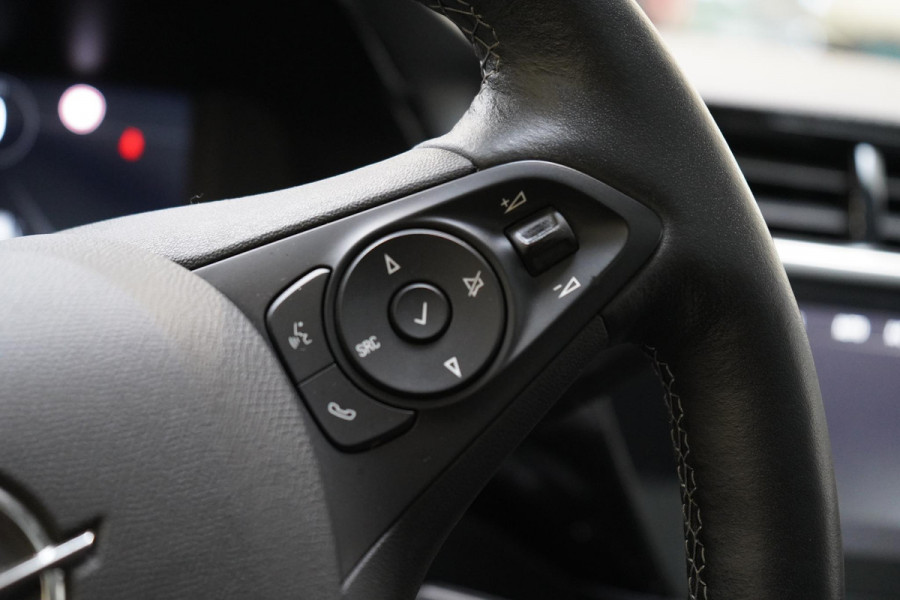 Opel Corsa 1.2 Elegance | Panoramadak | Climate control | Camera | Cruise control | Two-Tone | Stoelverwarming