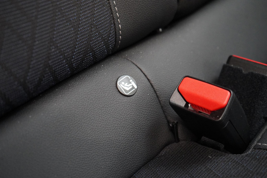 Opel Corsa 1.2 Elegance | Panoramadak | Climate control | Camera | Cruise control | Two-Tone | Stoelverwarming