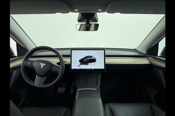 Tesla Model Y RWD LFP-Accu SOH 97% Lmv 20" Warmtepomp Adap.Cruise Navi Ecc Camera's Panoramadak Autopilot Stoel+Stuur+Achterbank Verwarming Elek.Achterklep Dodehoek detector Draadloze telefoonlader Origineel Nederlandse Auto