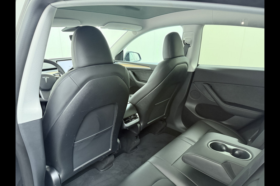 Tesla Model Y RWD LFP-Accu SOH 97% Lmv 20" Warmtepomp Adap.Cruise Navi Ecc Camera's Panoramadak Autopilot Stoel+Stuur+Achterbank Verwarming Elek.Achterklep Dodehoek detector Draadloze telefoonlader Origineel Nederlandse Auto