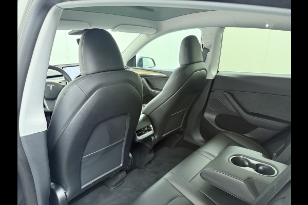 Tesla Model Y RWD LFP-Accu SOH 97% Lmv 20" Warmtepomp Adap.Cruise Navi Ecc Camera's Panoramadak Autopilot Stoel+Stuur+Achterbank Verwarming Elek.Achterklep Dodehoek detector Draadloze telefoonlader Origineel Nederlandse Auto