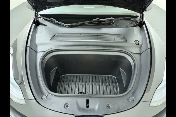 Tesla Model Y RWD LFP-Accu SOH 97% Lmv 20" Warmtepomp Adap.Cruise Navi Ecc Camera's Panoramadak Autopilot Stoel+Stuur+Achterbank Verwarming Elek.Achterklep Dodehoek detector Draadloze telefoonlader Origineel Nederlandse Auto