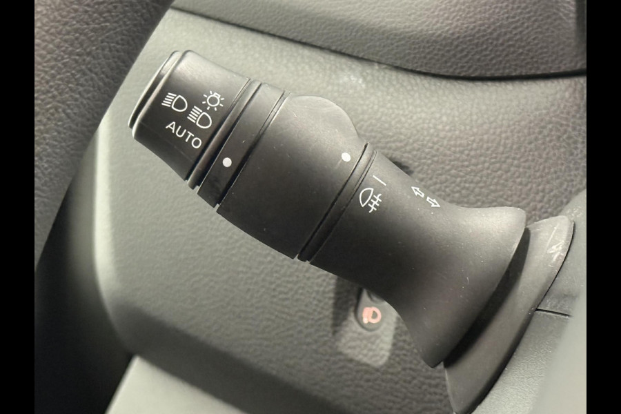 Renault Master T35 2.3 dCi 145PK Energy Bakwagen Meubelbak Laadklep Airco Navi Cruise Control