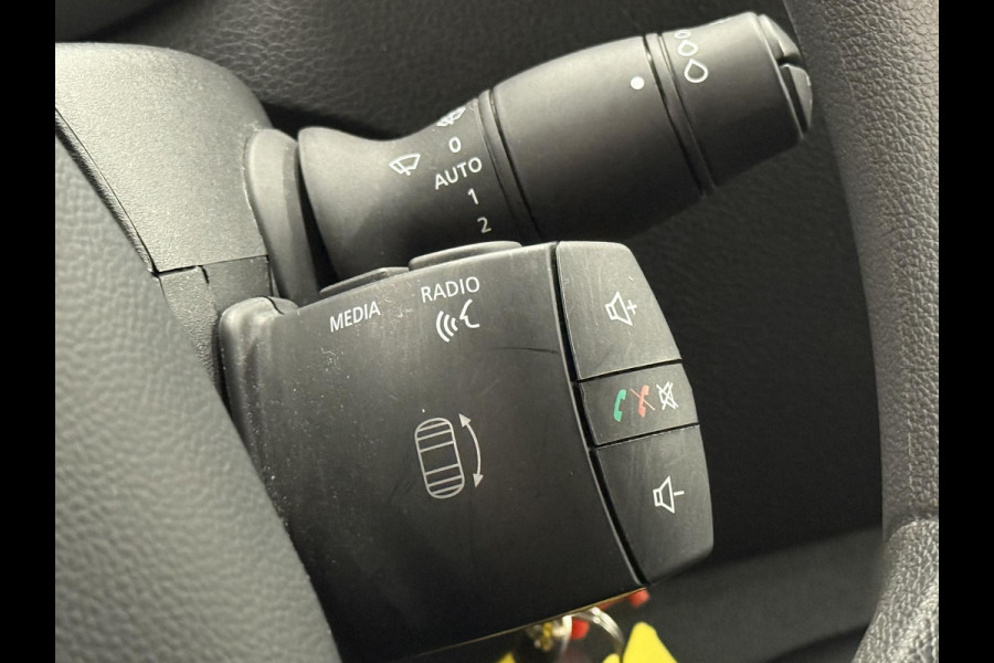 Renault Master T35 2.3 dCi 145PK Energy Bakwagen Meubelbak Laadklep Airco Navi Cruise Control