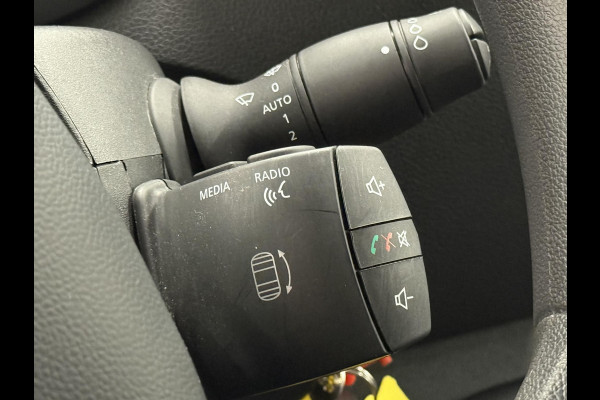 Renault Master T35 2.3 dCi 145PK Energy Bakwagen Meubelbak Laadklep Airco Navi Cruise Control