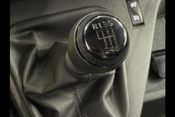 Renault Master T35 2.3 dCi 145PK Energy Bakwagen Meubelbak Laadklep Airco Navi Cruise Control