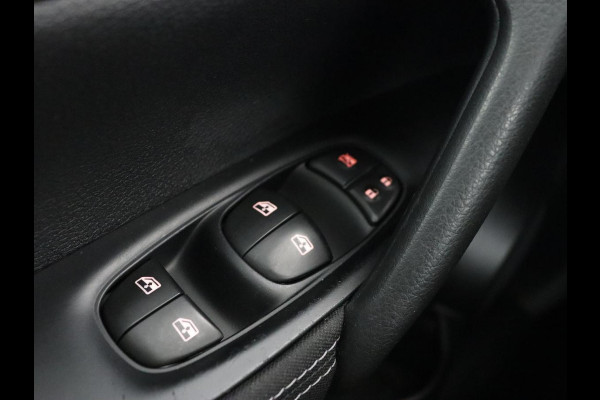 Nissan QASHQAI 1.6 N-Connecta | 163pk | Panoramadak | Trekhaak | 360 Camera | Navigatie | Keyless | Climate control | Bluetooth | Cruise control