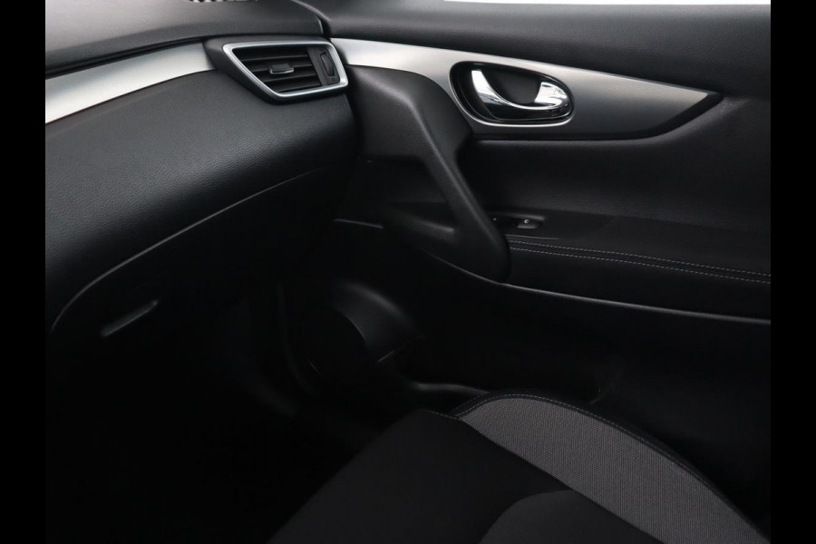 Nissan QASHQAI 1.6 N-Connecta | 163pk | Panoramadak | Trekhaak | 360 Camera | Navigatie | Keyless | Climate control | Bluetooth | Cruise control