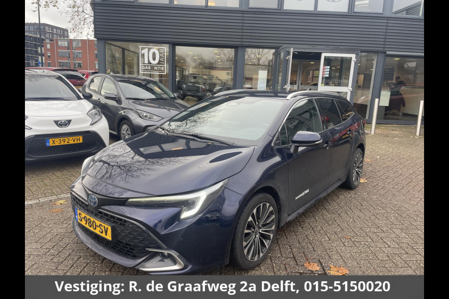 Toyota Corolla Touring Sports 1.8 Hybrid First Edition | DEMO | Parkeersensoren | Elektrische kofferbak | Navigatie |