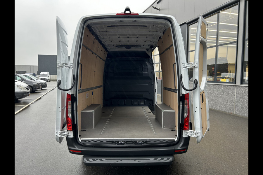 Mercedes-Benz Sprinter 317 CDI L2 H2 MBUX / 360 Camera / Geveerde stoel / Navigatie / Cruise control / Airco / 270 Graden achterdeuren
