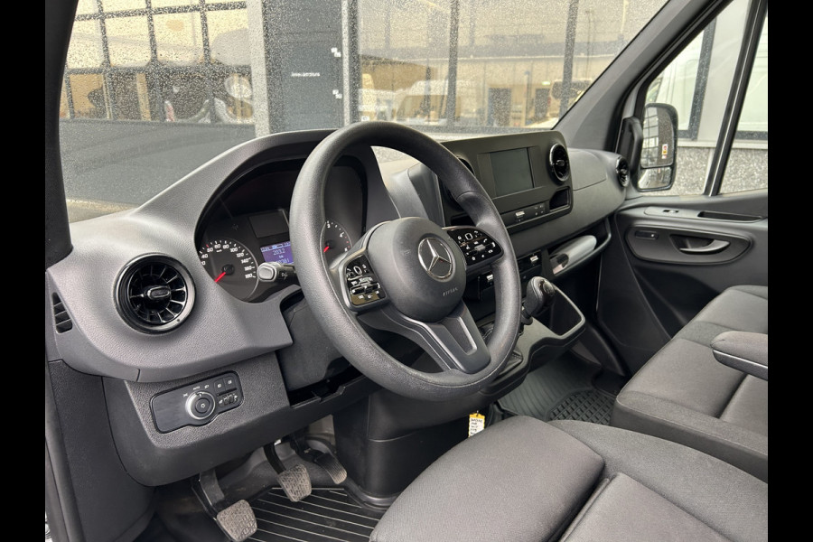 Mercedes-Benz Sprinter 317 CDI L2 H2 MBUX / 360 Camera / Geveerde stoel / Navigatie / Cruise control / Airco / 270 Graden achterdeuren