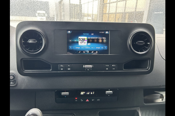 Mercedes-Benz Sprinter 317 CDI L2 H2 MBUX / 360 Camera / Geveerde stoel / Navigatie / Cruise control / Airco / 270 Graden achterdeuren