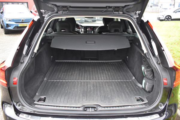 Volvo V90 T8 AWD 390PK Plug-in Hybrid Inscription | H&K | ACC | BLIS | Trekhaak | Camera | Stuurverwarming | Leder