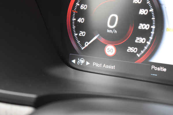 Volvo V90 T8 AWD 390PK Plug-in Hybrid Inscription | H&K | ACC | BLIS | Trekhaak | Camera | Stuurverwarming | Leder