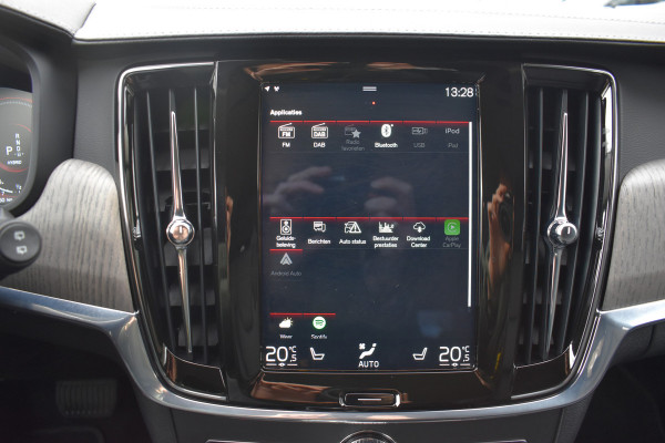 Volvo V90 T8 AWD 390PK Plug-in Hybrid Inscription | H&K | ACC | BLIS | Trekhaak | Camera | Stuurverwarming | Leder