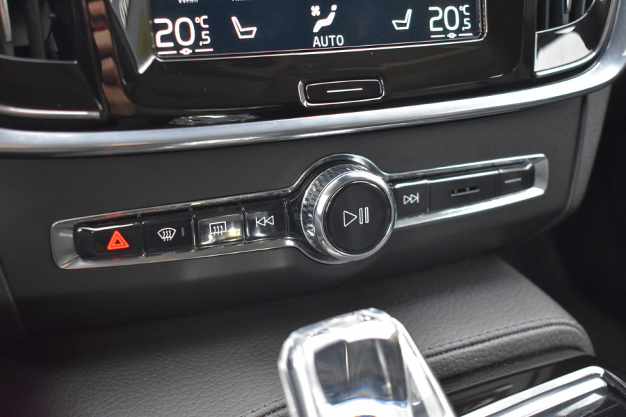 Volvo V90 T8 AWD 390PK Plug-in Hybrid Inscription | H&K | ACC | BLIS | Trekhaak | Camera | Stuurverwarming | Leder