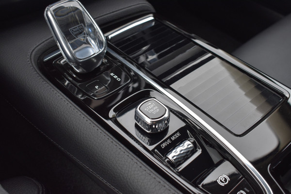 Volvo V90 T8 AWD 390PK Plug-in Hybrid Inscription | H&K | ACC | BLIS | Trekhaak | Camera | Stuurverwarming | Leder