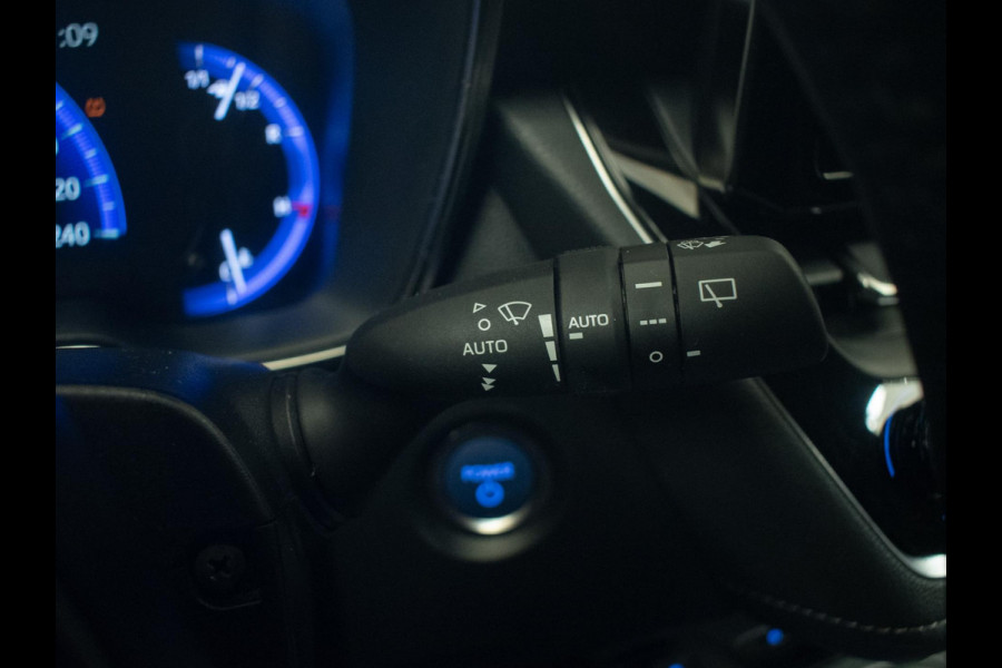 Toyota Corolla Touring Sports 1.8 Hybrid Business Plus Sport (NAVI,CLIMATE,CRUISE,CAMERA,LED,PDC,GETINT,SPORTSTOELEN,LM VELGEN)