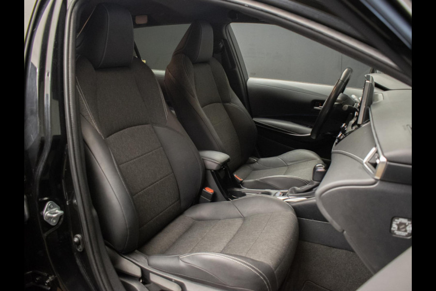 Toyota Corolla Touring Sports 1.8 Hybrid Business Plus Sport (NAVI,CLIMATE,CRUISE,CAMERA,LED,PDC,GETINT,SPORTSTOELEN,LM VELGEN)