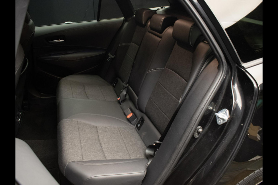 Toyota Corolla Touring Sports 1.8 Hybrid Business Plus Sport (NAVI,CLIMATE,CRUISE,CAMERA,LED,PDC,GETINT,SPORTSTOELEN,LM VELGEN)