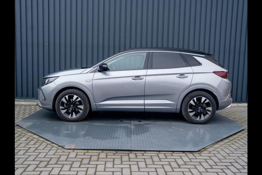 Opel Grandland 1.2 Turbo GS Line | Trekhaak afnb. | Matrix Led | Stoel & Stuur verw. | Prijs Rijklaar!!