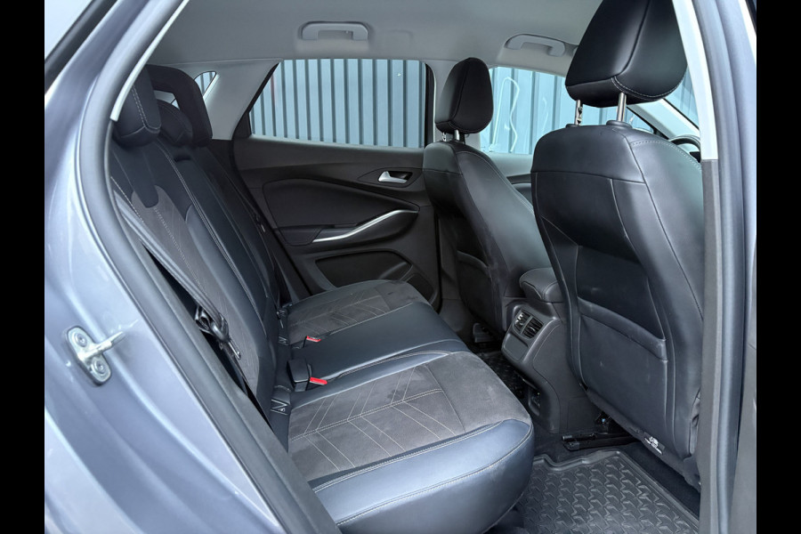 Opel Grandland 1.2 Turbo GS Line | Trekhaak afnb. | Matrix Led | Stoel & Stuur verw. | Prijs Rijklaar!!