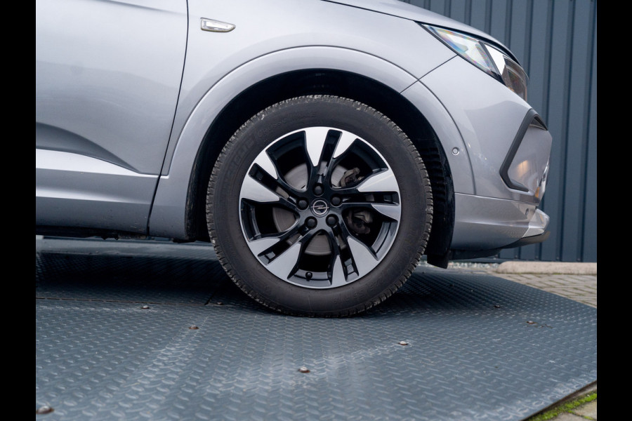 Opel Grandland 1.2 Turbo GS Line | Trekhaak afnb. | Matrix Led | Stoel & Stuur verw. | Prijs Rijklaar!!