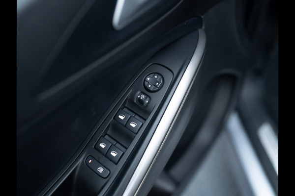 Opel Grandland 1.2 Turbo GS Line | Trekhaak afnb. | Matrix Led | Stoel & Stuur verw. | Prijs Rijklaar!!