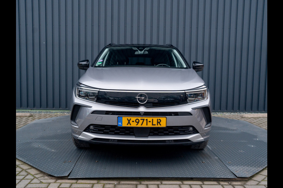 Opel Grandland 1.2 Turbo GS Line | Trekhaak afnb. | Matrix Led | Stoel & Stuur verw. | Prijs Rijklaar!!