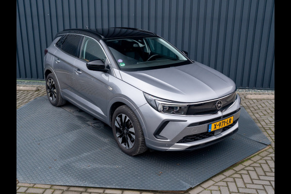 Opel Grandland 1.2 Turbo GS Line | Trekhaak afnb. | Matrix Led | Stoel & Stuur verw. | Prijs Rijklaar!!
