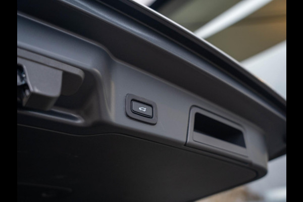 Land Rover Range Rover Evoque 1.5 P300e AWD R-Dynamic SE/ Pano / 360° Camera / Carplay / Memory