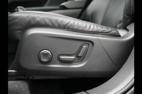 Volvo XC40 T4 Recharge R-Design Plug In Hybrid 211pk Dealer O.H. PHEV | Camera | Keyless | Lederen Sportstoelen Memory & Verwarmd | Apple Carplay | Stuur Verwarmd | Cruise Control | Navigatie | Virtual | DAB | 19"L.M |