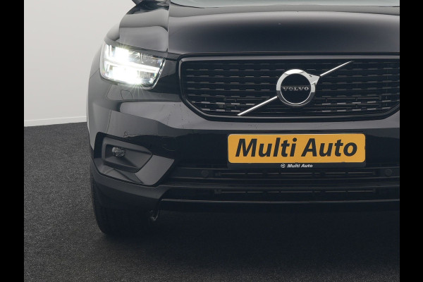 Volvo XC40 T4 Recharge R-Design Plug In Hybrid 211pk Dealer O.H. PHEV | Camera | Keyless | Lederen Sportstoelen Memory & Verwarmd | Apple Carplay | Stuur Verwarmd | Cruise Control | Navigatie | Virtual | DAB | 19"L.M |