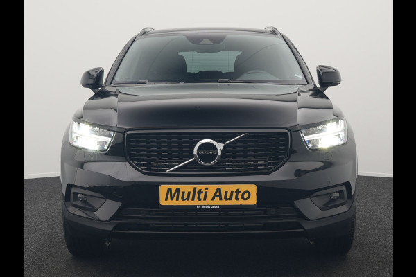 Volvo XC40 T4 Recharge R-Design Plug In Hybrid 211pk Dealer O.H. PHEV | Camera | Keyless | Lederen Sportstoelen Memory & Verwarmd | Apple Carplay | Stuur Verwarmd | Cruise Control | Navigatie | Virtual | DAB | 19"L.M |