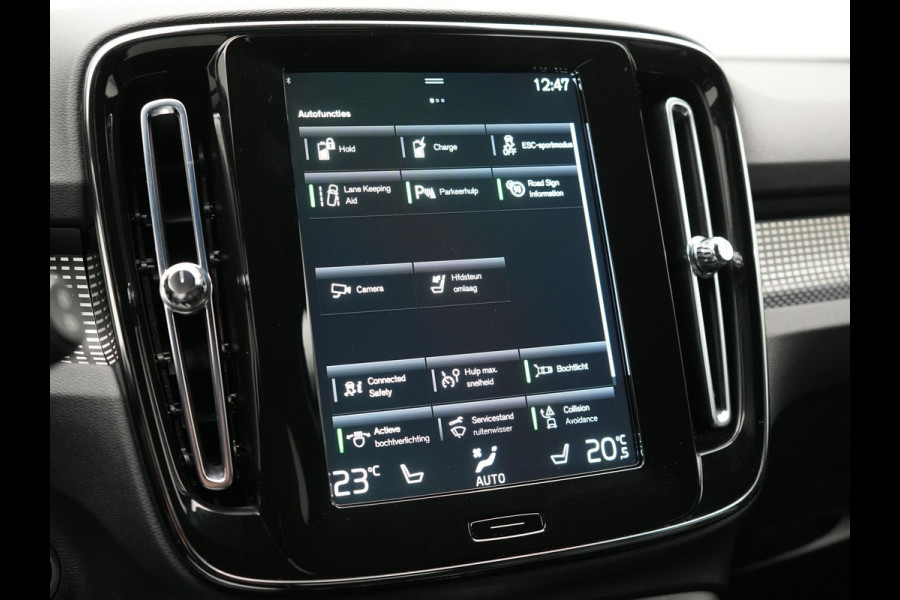Volvo XC40 T4 Recharge R-Design Plug In Hybrid 211pk Dealer O.H. PHEV | Camera | Keyless | Lederen Sportstoelen Memory & Verwarmd | Apple Carplay | Stuur Verwarmd | Cruise Control | Navigatie | Virtual | DAB | 19"L.M |