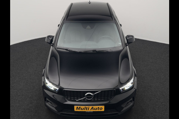 Volvo XC40 T4 Recharge R-Design Plug In Hybrid 211pk Dealer O.H. PHEV | Camera | Keyless | Lederen Sportstoelen Memory & Verwarmd | Apple Carplay | Stuur Verwarmd | Cruise Control | Navigatie | Virtual | DAB | 19"L.M |