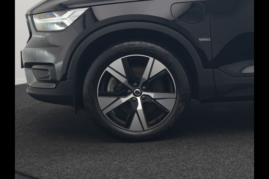 Volvo XC40 T4 Recharge R-Design Plug In Hybrid 211pk Dealer O.H. PHEV | Camera | Keyless | Lederen Sportstoelen Memory & Verwarmd | Apple Carplay | Stuur Verwarmd | Cruise Control | Navigatie | Virtual | DAB | 19"L.M |