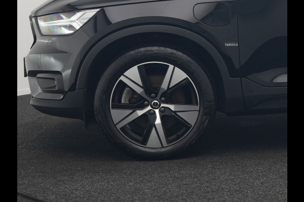 Volvo XC40 T4 Recharge R-Design Plug In Hybrid 211pk Dealer O.H. PHEV | Camera | Keyless | Lederen Sportstoelen Memory & Verwarmd | Apple Carplay | Stuur Verwarmd | Cruise Control | Navigatie | Virtual | DAB | 19"L.M |