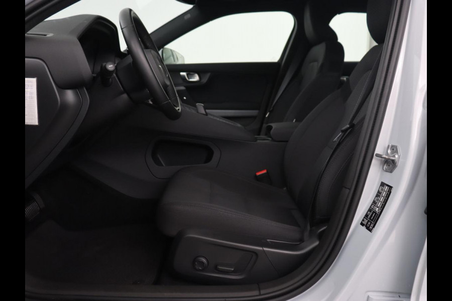 Polestar 2 Long Range Single Motor 78 kWh | Trekhaak | Stoelverwarming | Keyless | Full LED | Carplay | Navigatie | 19'' | Elektrische stoelen | Climate control | Parkeerhulp