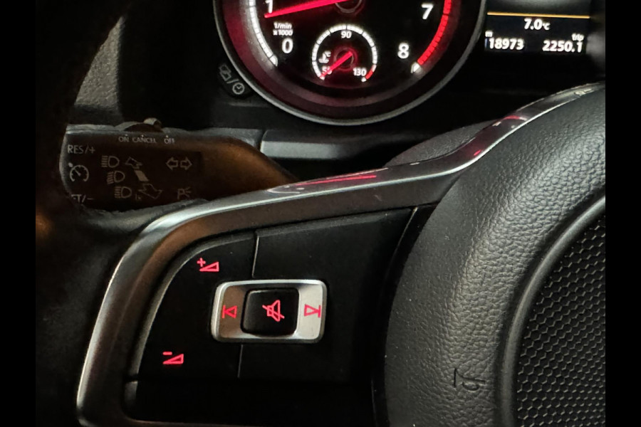 Volkswagen Scirocco 1.4 TSI R-Line Garantie Carplay Camera Cruise Clima Navi Led PDC Rijklaar