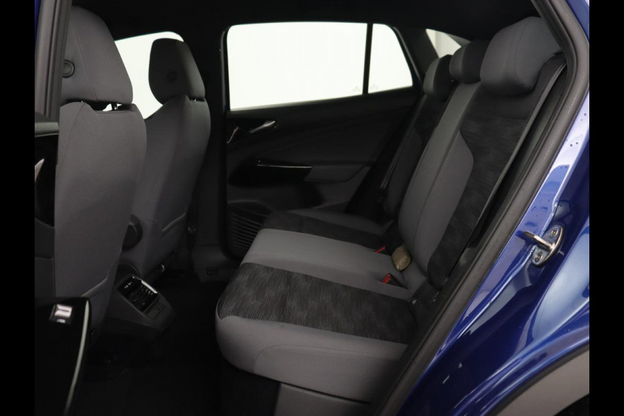 Volkswagen ID.4 Pro 77 kWh | Trekhaak | Stoelverwarming | Warmtepomp | Sfeerverlichting | Stuurverwarming | Carplay | Adaptive cruise | Keyless | Camera | Navigatie | Full LED