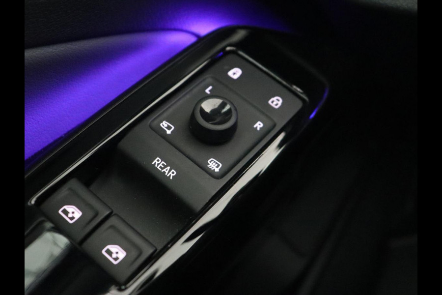 Volkswagen ID.4 Pro 77 kWh | Trekhaak | Stoelverwarming | Warmtepomp | Sfeerverlichting | Stuurverwarming | Carplay | Adaptive cruise | Keyless | Camera | Navigatie | Full LED