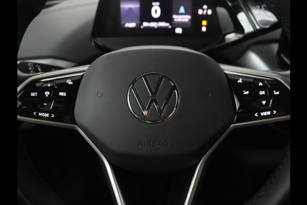 Volkswagen ID.4 Pro 77 kWh | Trekhaak | Stoelverwarming | Warmtepomp | Sfeerverlichting | Stuurverwarming | Carplay | Adaptive cruise | Keyless | Camera | Navigatie | Full LED